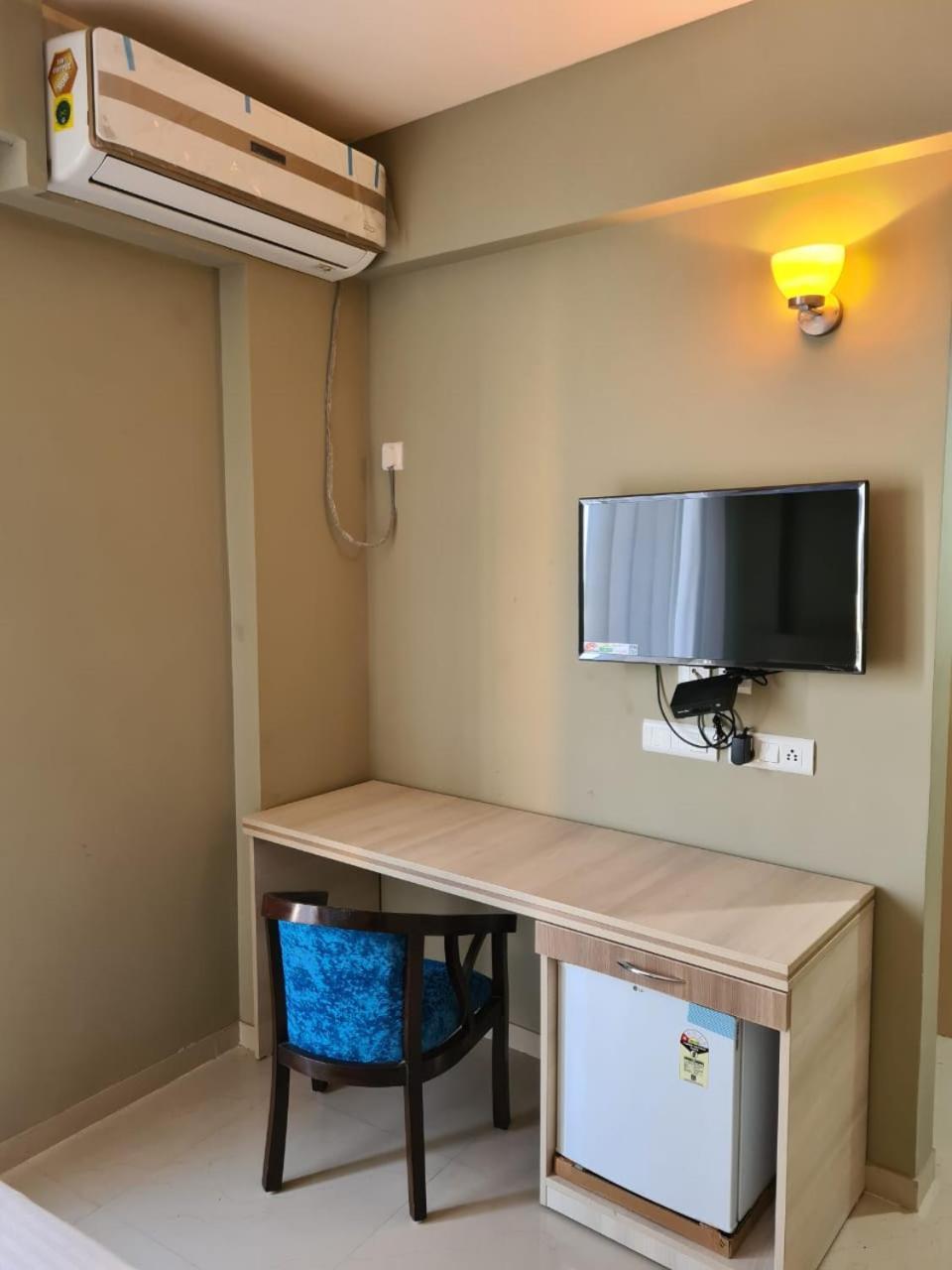 Dubey Homestay - 500 Meter From Temple * Vrindavan
