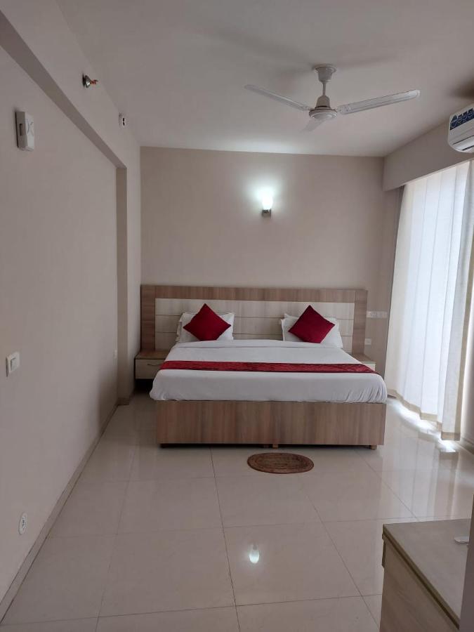 Dubey Homestay - 500 Meter From Temple * Vrindavan