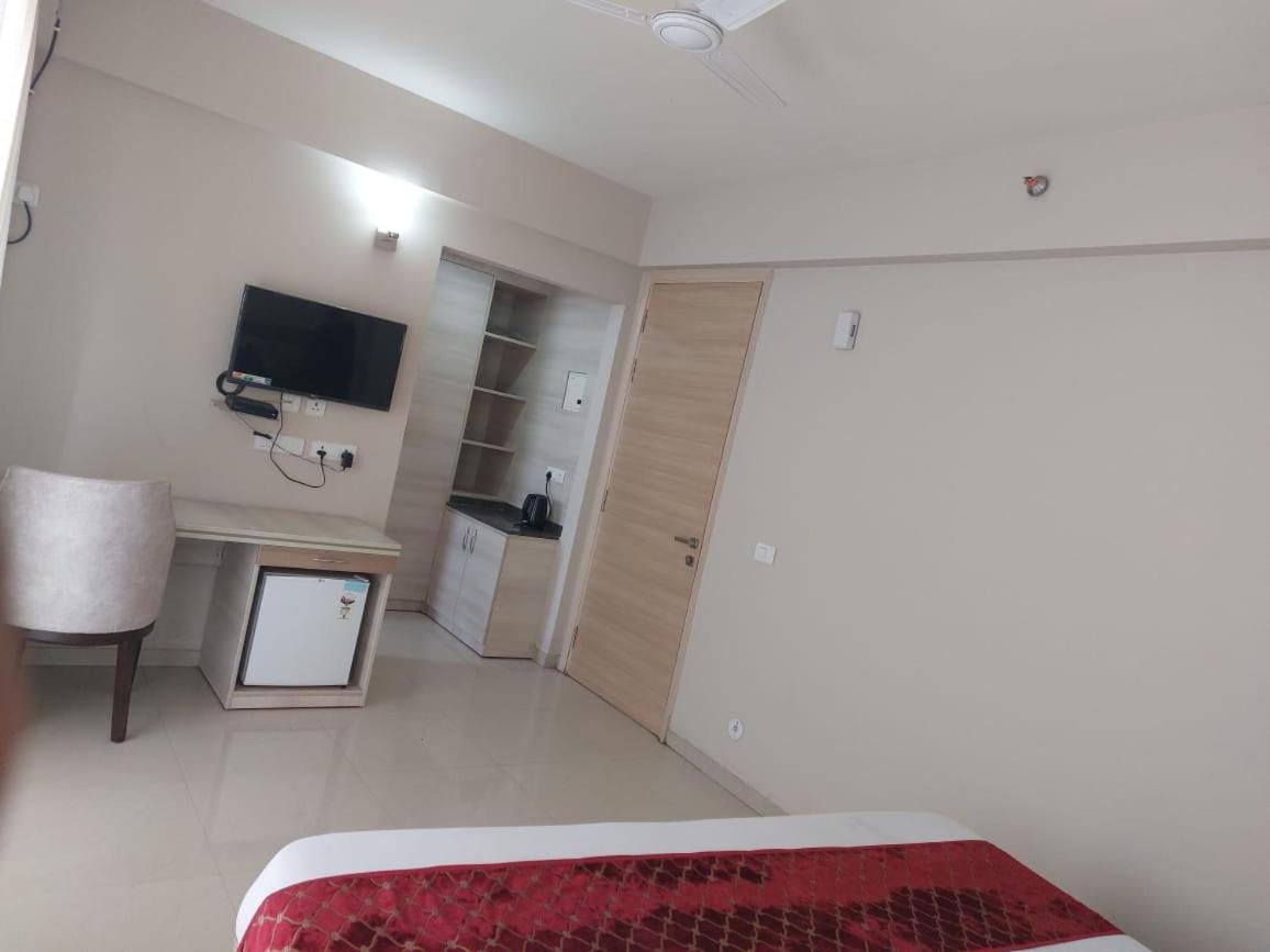 Dubey Homestay - 500 Meter From Temple * Vrindavan