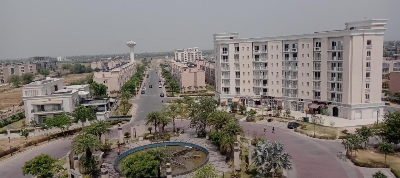 Dubey Homestay - 500 Meter From Temple Apartment Vrindavan